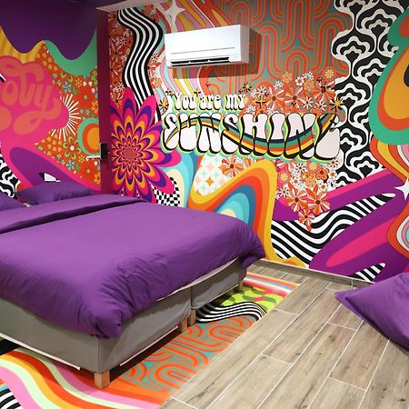 Capsule Groovy-Jacuzzi-Sauna-Billard-Netflix- Nintendo Switch & Jeux Mons Dış mekan fotoğraf