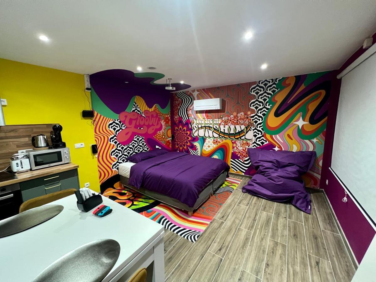 Capsule Groovy-Jacuzzi-Sauna-Billard-Netflix- Nintendo Switch & Jeux Mons Dış mekan fotoğraf