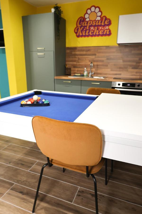 Capsule Groovy-Jacuzzi-Sauna-Billard-Netflix- Nintendo Switch & Jeux Mons Dış mekan fotoğraf