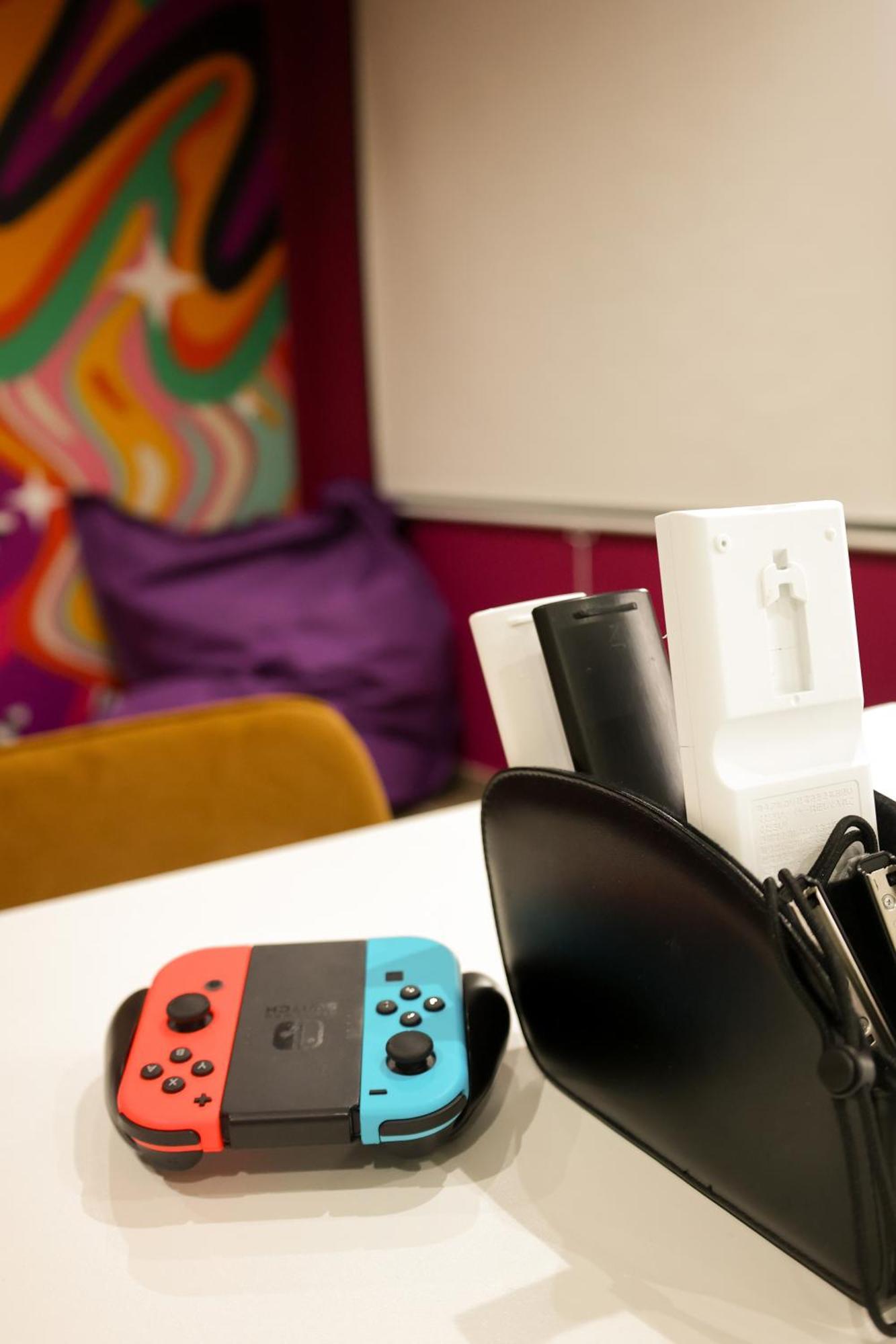 Capsule Groovy-Jacuzzi-Sauna-Billard-Netflix- Nintendo Switch & Jeux Mons Dış mekan fotoğraf
