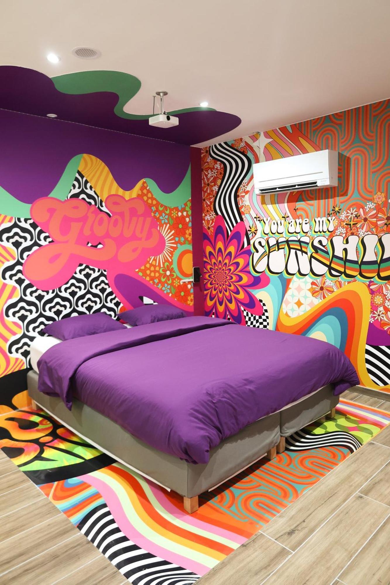 Capsule Groovy-Jacuzzi-Sauna-Billard-Netflix- Nintendo Switch & Jeux Mons Dış mekan fotoğraf