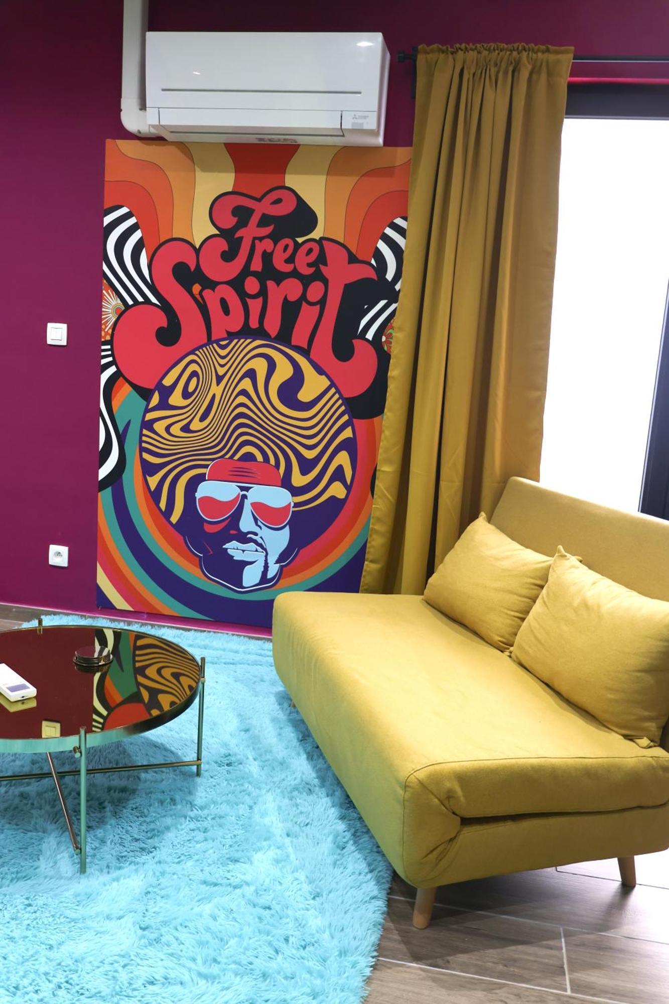 Capsule Groovy-Jacuzzi-Sauna-Billard-Netflix- Nintendo Switch & Jeux Mons Dış mekan fotoğraf